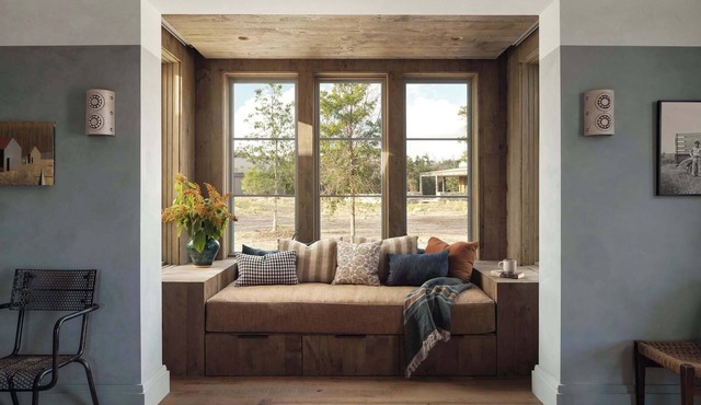 Hideaway Round Top | Prairie Cottage | Pool, Fire Pit & Pond