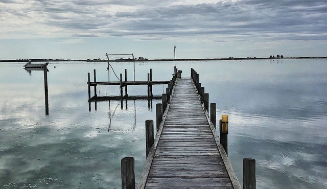 Hideaway Tom's on the Mundoo Channel