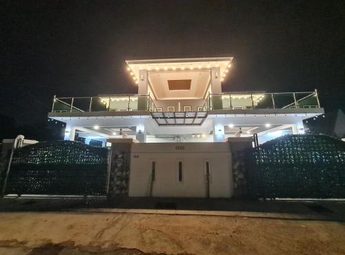 Hideaway Villa 20-46pax 9R9B PRIVATE POOL, KTV, BBQ, ARCADE GAMES, 3min to BEACH