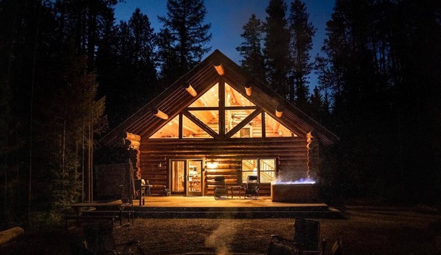 Hideaway - West Glacier Log Home – Private Hot Tub