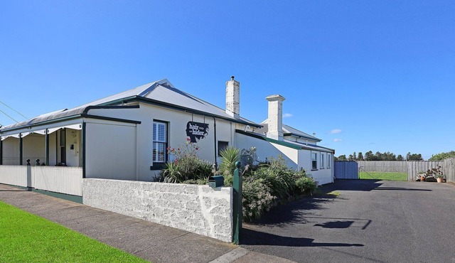 HiderWay - Period Home