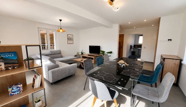 High Standing Contemporary House - 4 Bedrooms, Terrace & Green Space