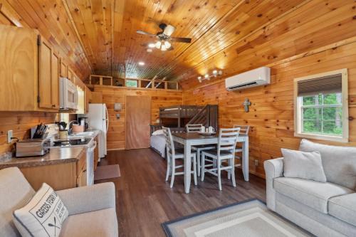 Higden Hideaway with Fire Pit Near Greers Ferry Lake