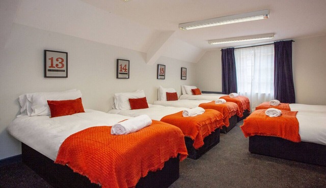 higgihaus 107 Sleeps up to 22 Hens Stags