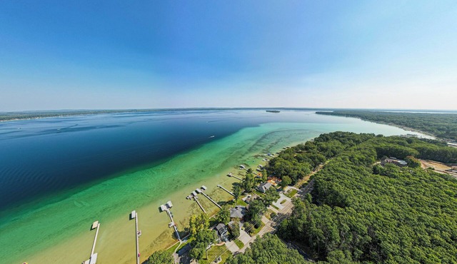 Higgins Lake House & Bunkhouse with Private Dock!