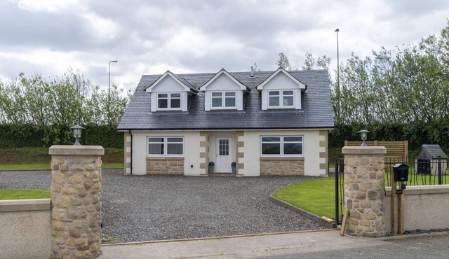 Higginsneuk - a cottage that sleeps 4 guests in 2 bedrooms