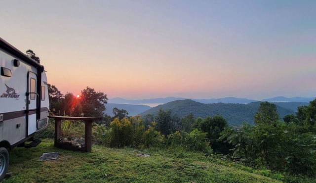 High Above Asheville! Beautiful Long Range Views!