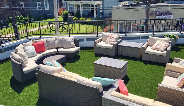 High Above Highlands large 6 bedroom home in fantastic urban area!