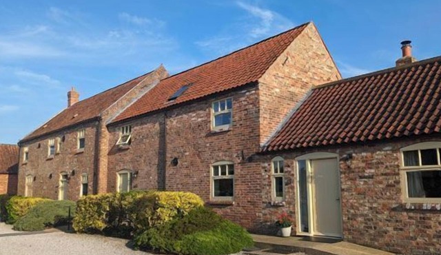High Barn, Beverley. Quality barn conversion with great views - 6 bedrooms
