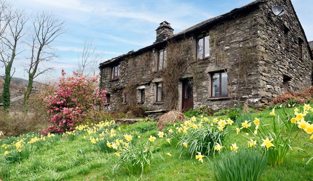 High Beckside - Traditional Lakeland Cottage near Ullswater. Sleeps up to 7 guests