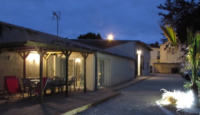 high capacity house can accommodate up to 18 people.