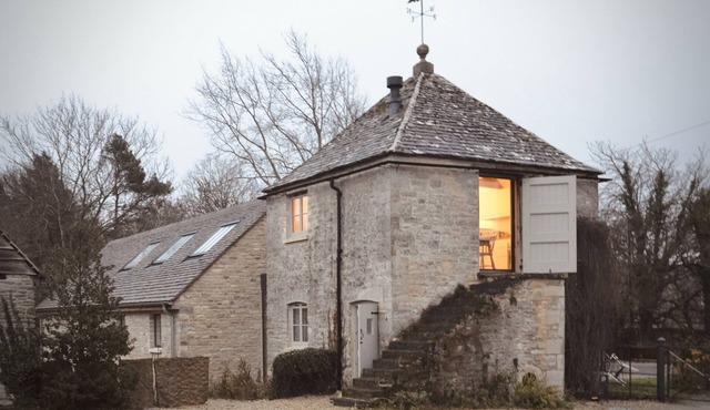 HIGH COGGES FARM HOLIDAY COTTAGES – THE GRANARY in Witney