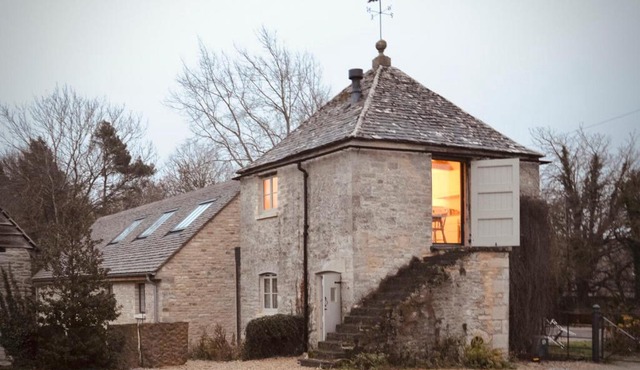 High Cogges Farm Holiday Cottages - The Granary