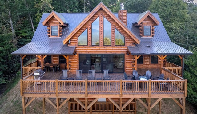 High Country Cabin - Mountain & Fontana Lake Views - Hot Tub