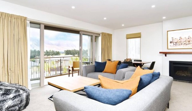 High Country Villa 250-Luxury Villa in Terrace Downs