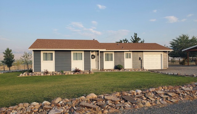 High Desert Haven - a beautiful 3-bedroom home in Challis with RV Hookup!