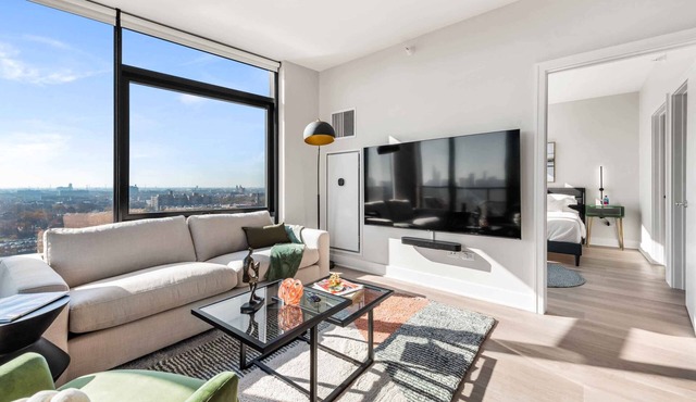 High-End 2BR Apartments in West Loop