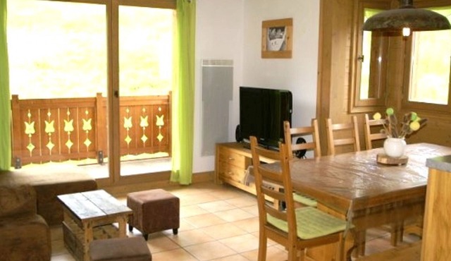 High-end 4-room duplex at the foot of the slopes with parking