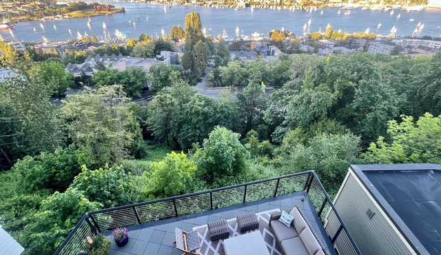 High-End City Home w/ A L L the amenities!