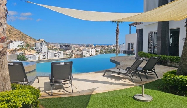 High end Condo with ocean views. At the Reserve San Char Bel 2(Cabo San Lucas)