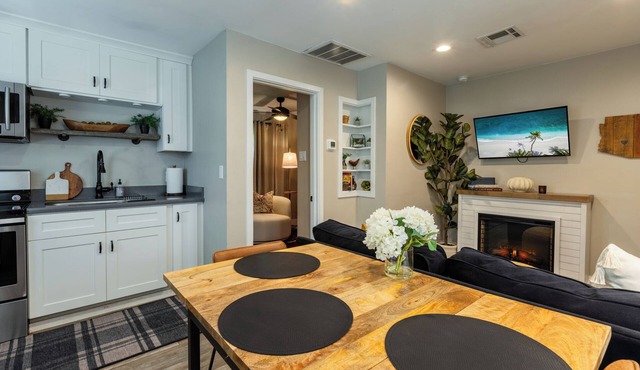High-End Cowboy Casita in Historic Phoenix with Private Patio & BBQ