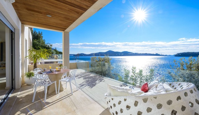 High end design luxurious villa,breathtaking view,private beach,local mangement