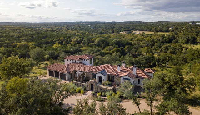 High-end Home on 33 Acres to Roam, Short Drive to Downtown.