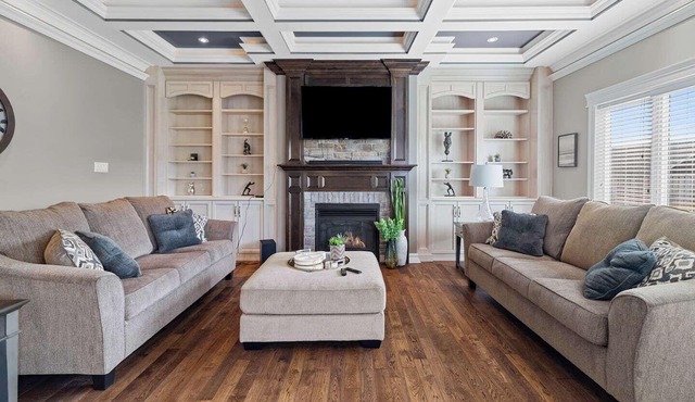 High-end Home with Great Features in Southlands