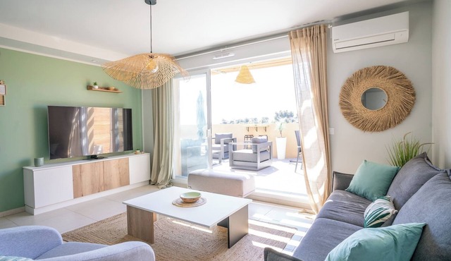 High-end T2, sea view, beachfront