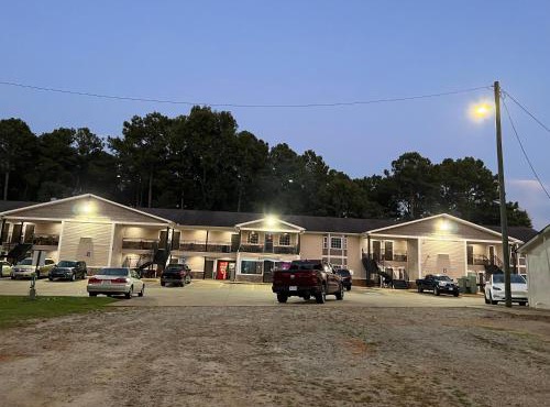 High Falls Inn & Suites