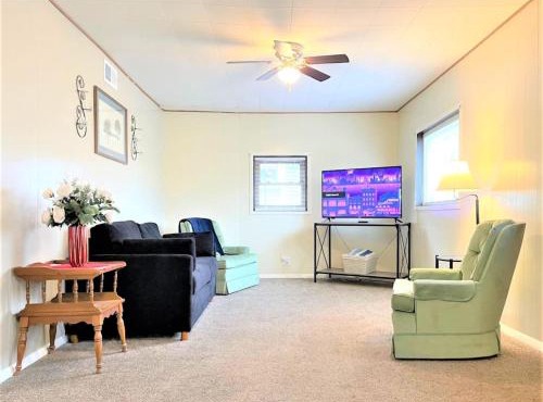 High - Family Neighborhood, Pet Friendly