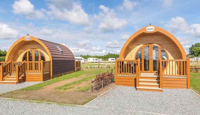 High Farm Deluxe Pod (Hot Tub)