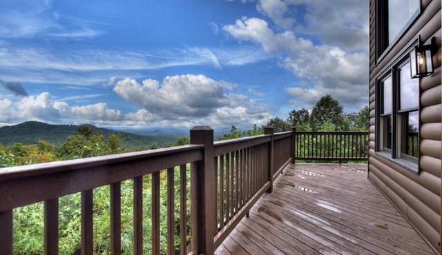High Five Lodge- Long Distance Mountain View | Hot Tub | Outdoor Fireplace | Game Room
