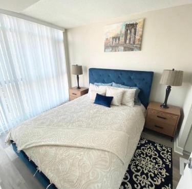 High Floor 1 Bedroom & Den Condo Iceboat Terrace Downtown Toronto