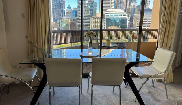 High Floor one bedroom apartment with park and city views