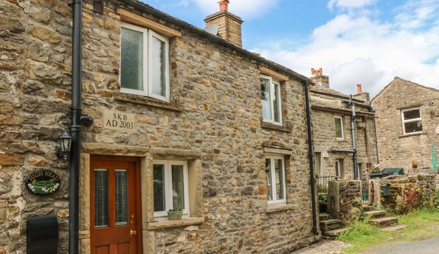 HIGH HEAD, with open fire in Muker