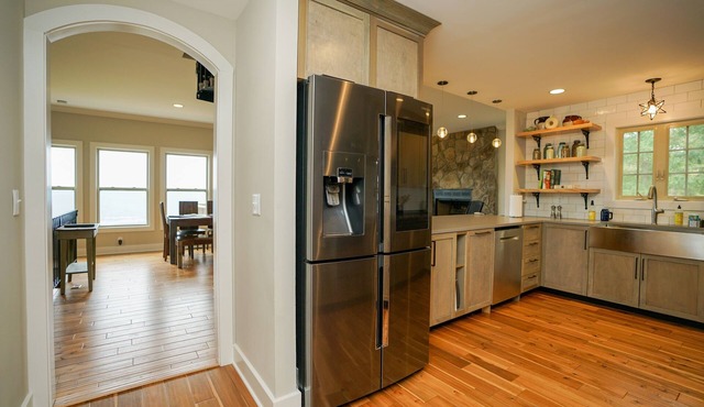 High Hideaway-Stunning Views! May is for LOVERS❤️. 50% Off Flash Sale for TWO.