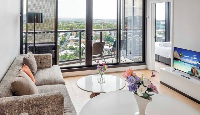 High-level 1 Bedroom Apartment in Fortitude Valley