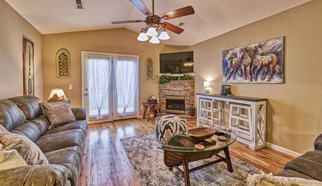 High N' Dry | Pigeon Forge Cottage | River Walk | 1 Mi to Pkwy