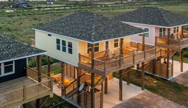 High Noon - Hot Tub, Golf Cart, Dog Friendly!