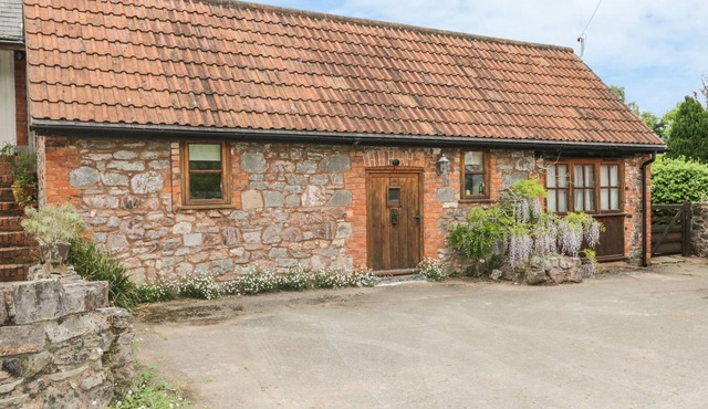 HIGH PARK BARN, pet friendly, with a garden in Uffculme