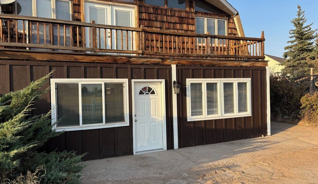 High Plains Getaway 4-bedroom 2 full bath in Laramie.