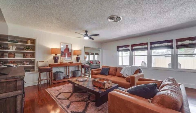 High Plains Hacienda - 3BR/2BA - Tech Terrace