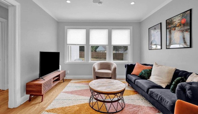 High Point Terrace Bungalow, Walk to Greenline