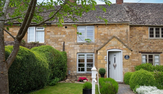 High Pump Cottage - sleeps 4 guests in 2 bedrooms