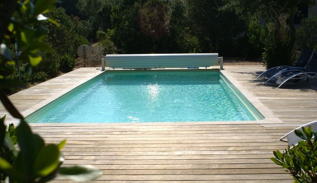 High quality 4 * cottage with swimming pool, sea, air conditioning, internet, in maqui