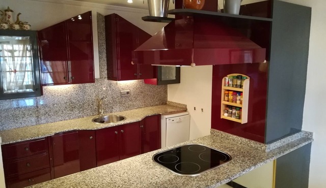 High quality apartment with great views over the city, salt lakes & sea WIFI Ap. B