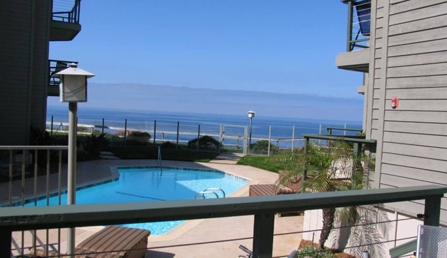 High Quality Oceanfront Condo with Stunning Ocean Views!