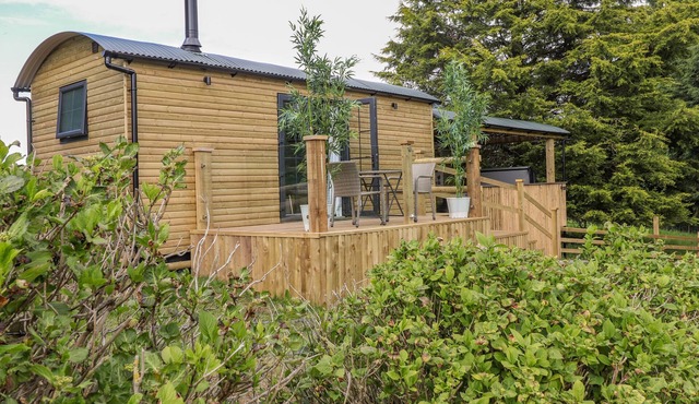 HIGH RIGG SHEPHERD'S SUNRISE, pet friendly in Brampton, Cumbria