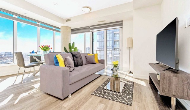 High Rise 1BR Building with Gorgeous Views